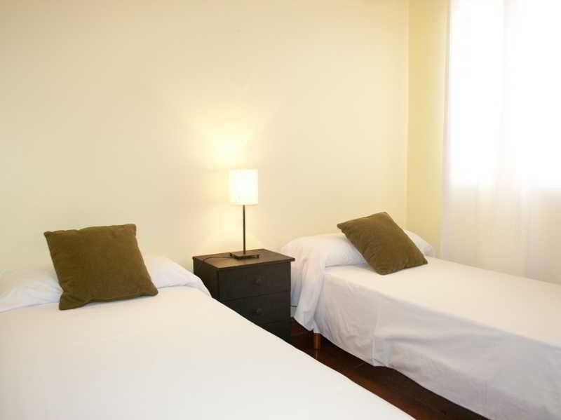 Gran Via Sol Apartamentos Madrid Ngoại thất bức ảnh