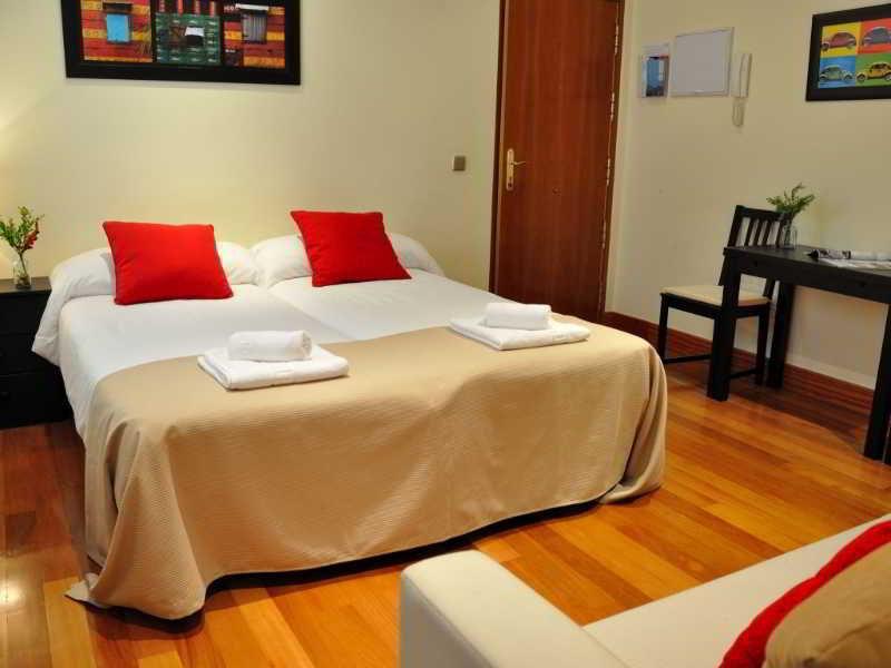 Gran Via Sol Apartamentos Madrid Ngoại thất bức ảnh