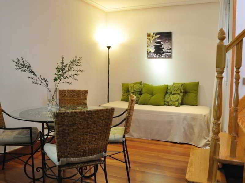 Gran Via Sol Apartamentos Madrid Ngoại thất bức ảnh