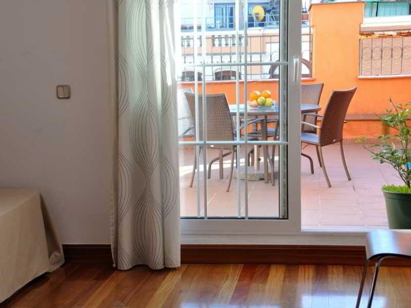 Gran Via Sol Apartamentos Madrid Ngoại thất bức ảnh