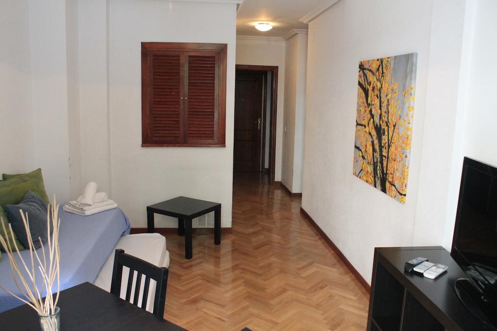 Gran Via Sol Apartamentos Madrid Phòng bức ảnh